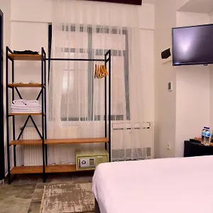Hotel Mates Port *****